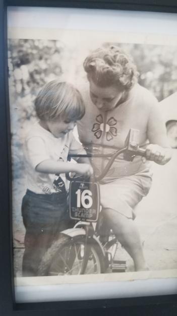 A picture from my brothers album that links to the Blue Folder album A picture from my brothers album that links to the Blue Folder album